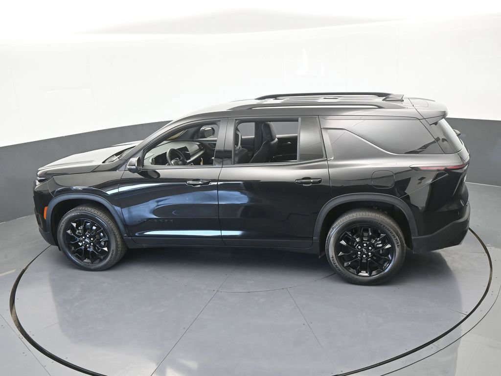Used 2025 Chevrolet Traverse LT w/ Midnight/Sport Edition image 58