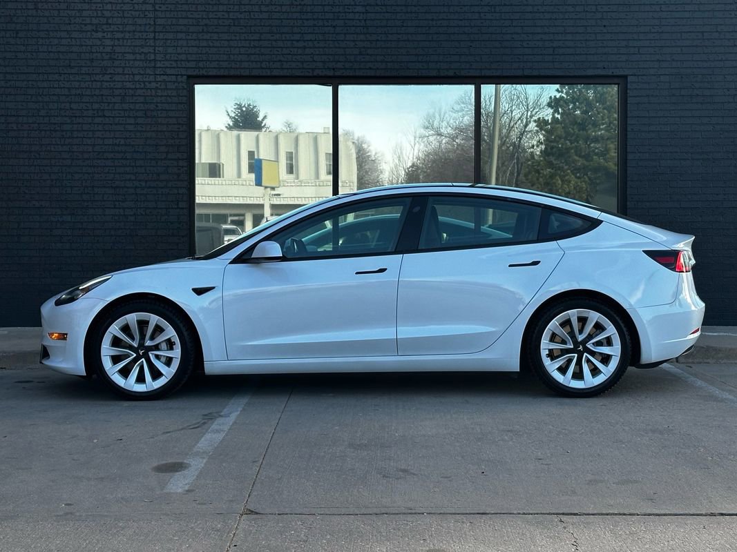 Used 2023 Tesla Model 3 Standard Range image 19