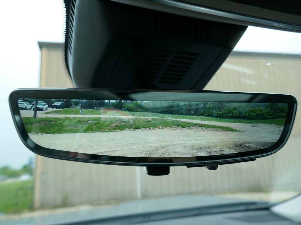 New 2026 GMC Terrain Denali w/ LPO, Black Badging Package AWD/4WD image 23