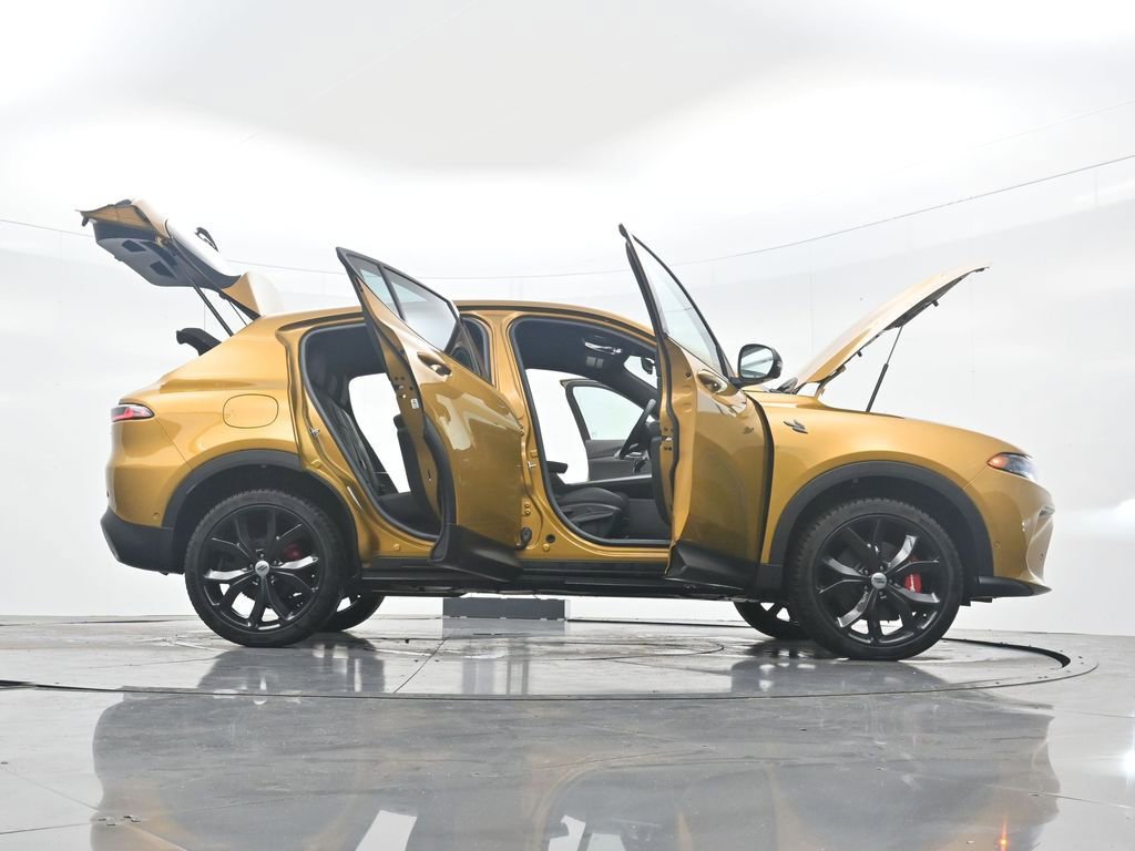 Used 2023 Dodge Hornet GT w/ Track Pack image 43