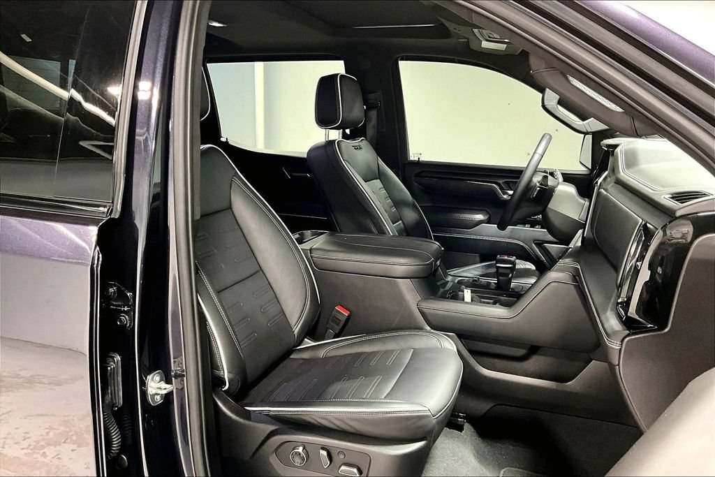 Used 2024 GMC Sierra 1500 AT4X AWD/4WD image 9