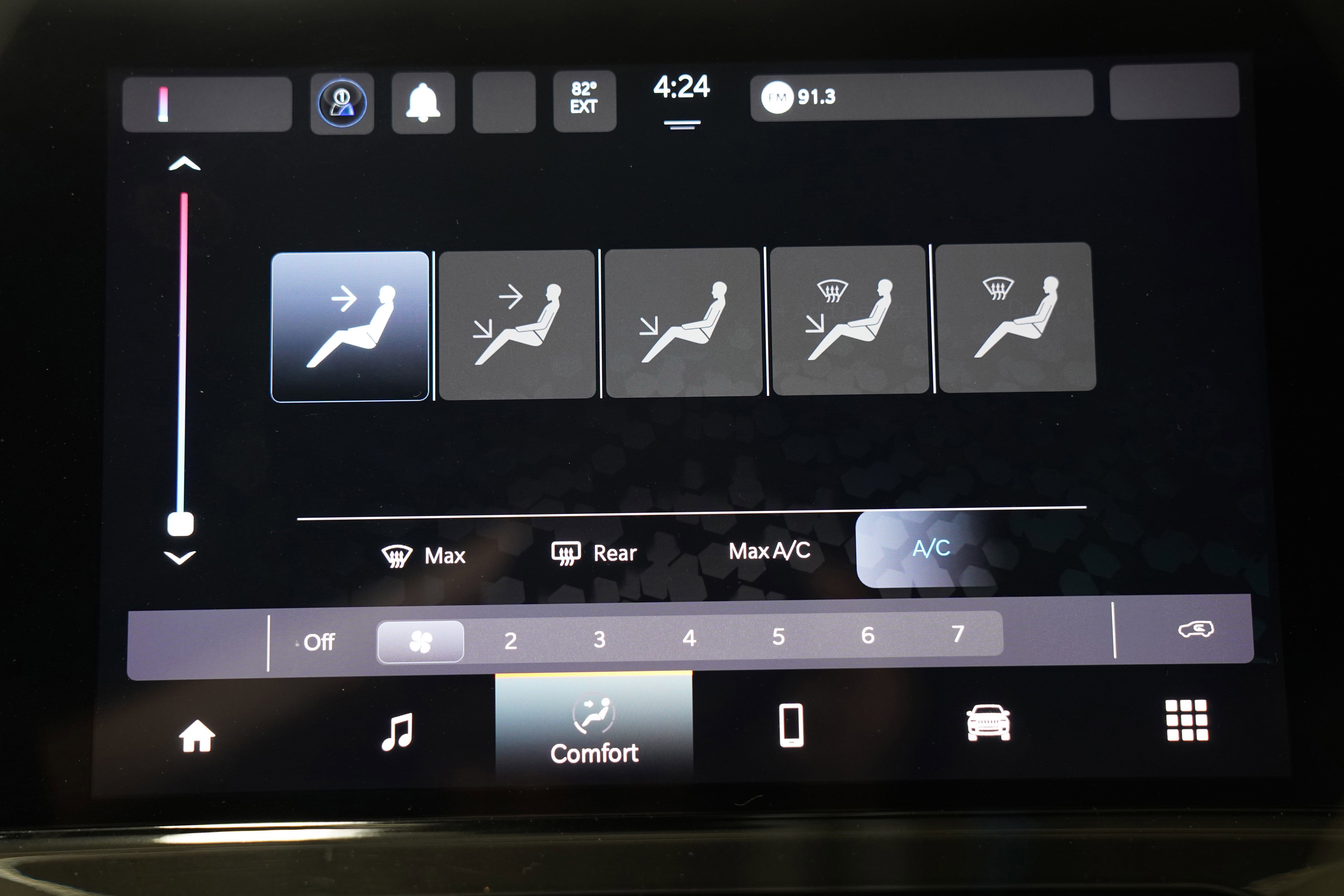 Certified 2024 Jeep Compass Latitude w/ Altitude Special Edition image 23