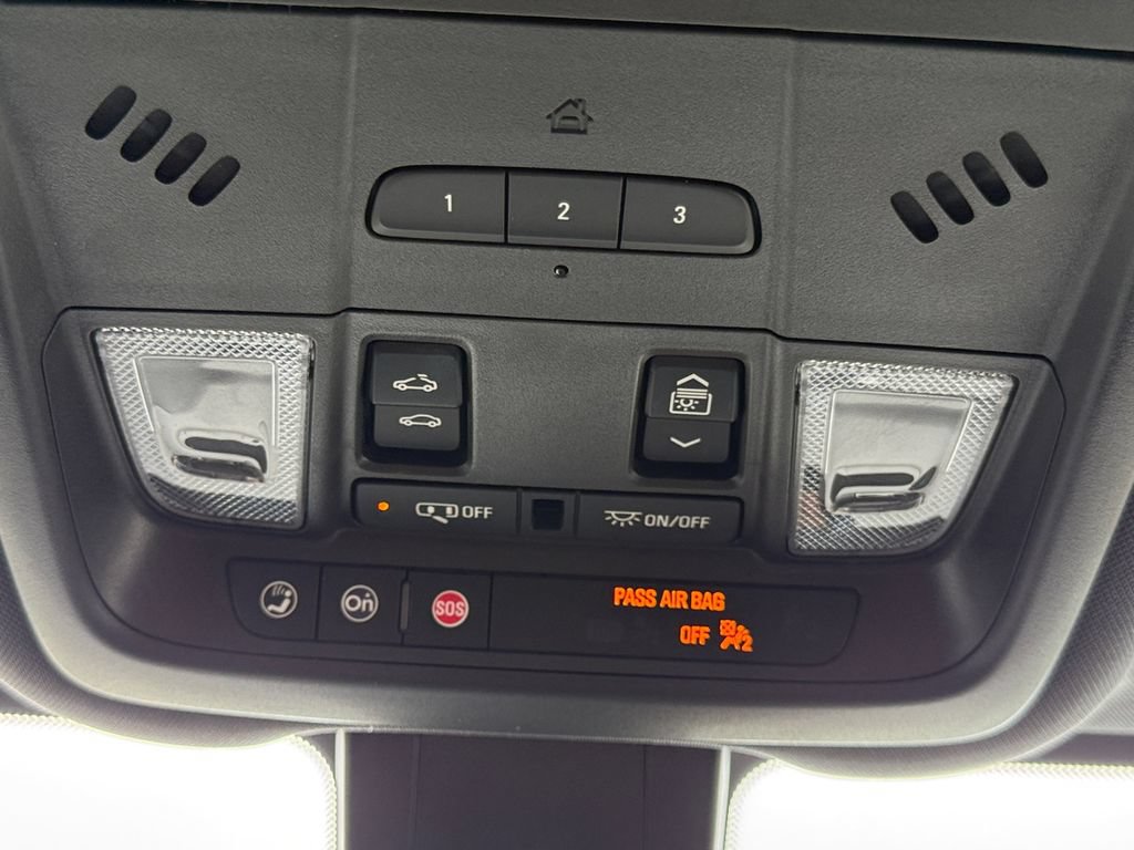 Used 2024 Chevrolet Equinox Premier AWD/4WD image 16