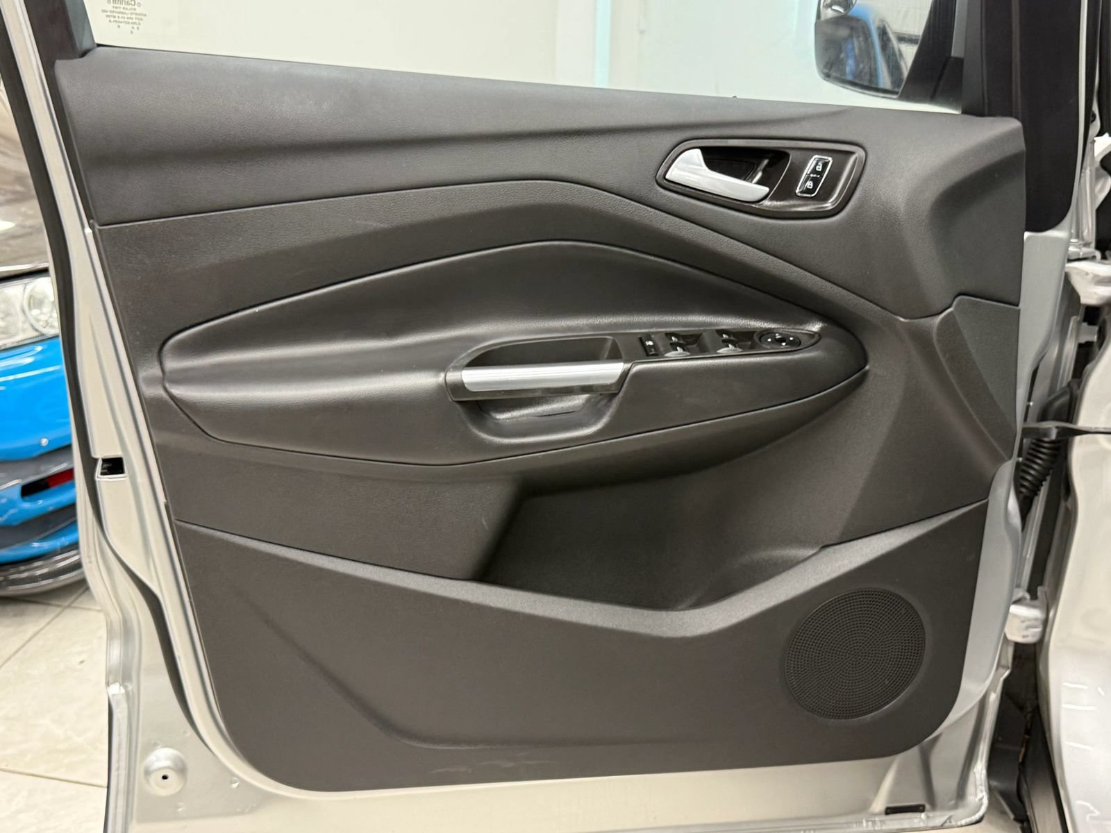 Used 2017 Ford Escape SE FWD image 16