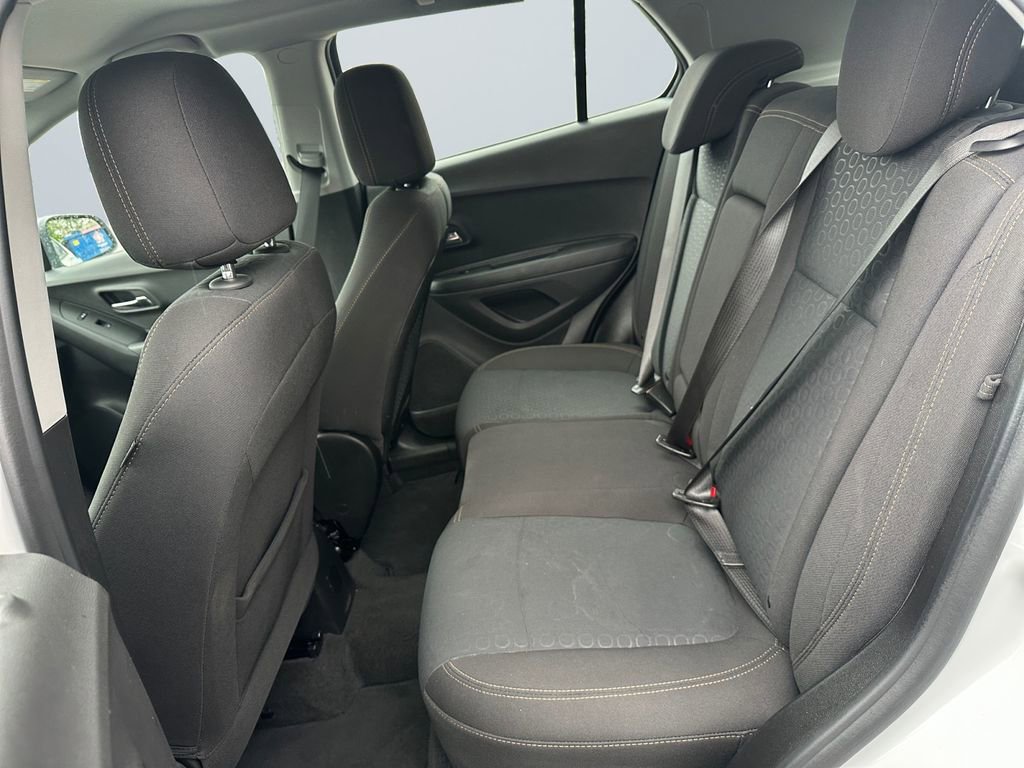 Used 2020 Chevrolet Trax LS FWD image 13