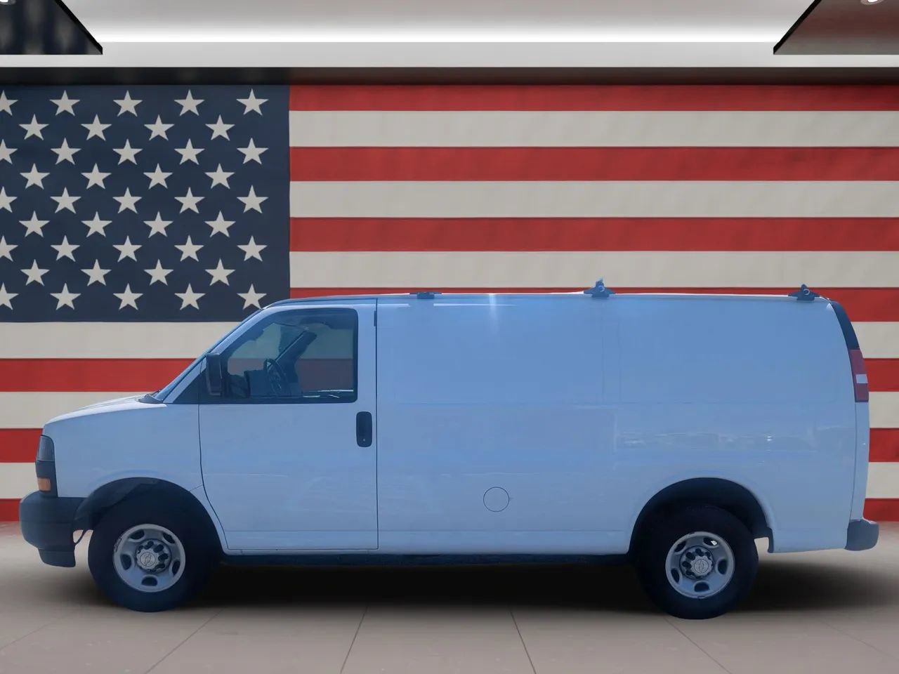 Used 2021 Chevrolet Express 2500 w/ Driver Convenience Package RWD image 3