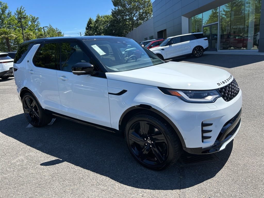 New 2025 Land Rover Discovery Dynamic SE image 8