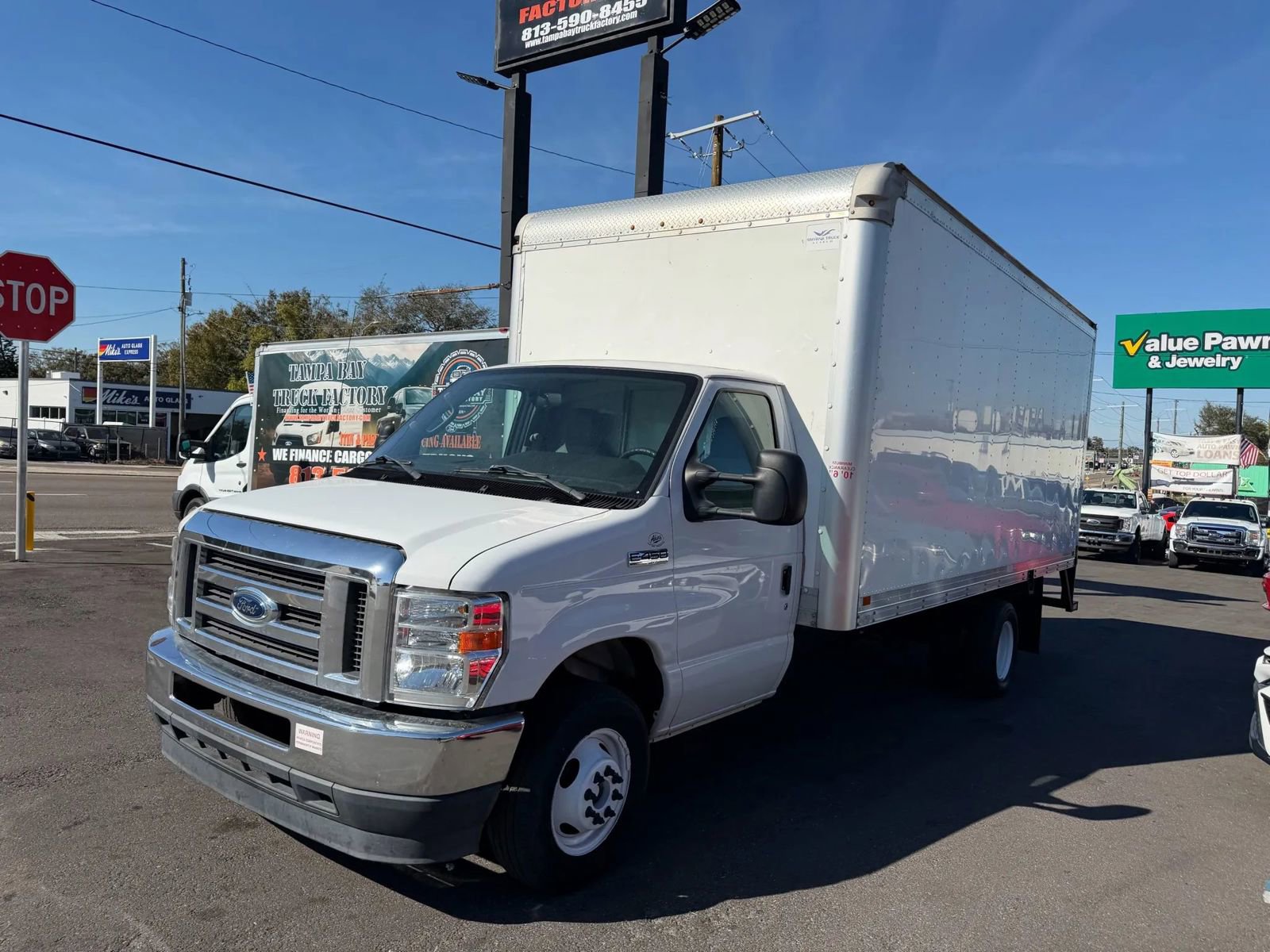 Used 2021 Ford E-450 and Econoline 450 Super Duty w/ Power Windows & Locks Group RWD image 4