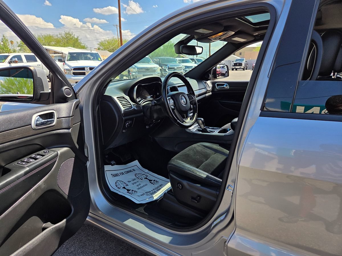 Used 2018 Jeep Grand Cherokee Altitude RWD image 48