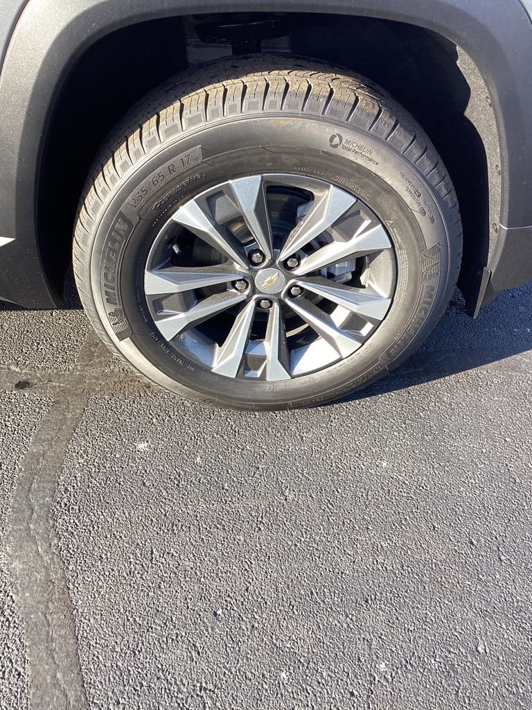 New 2026 Chevrolet Equinox LT w/ Convenience Package II image 13