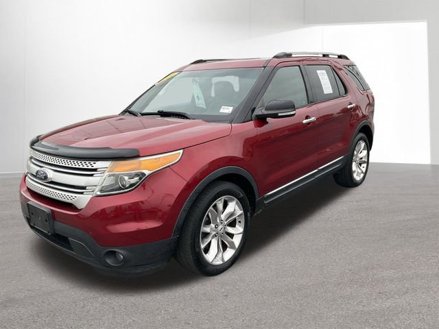 Used 2014 Ford Explorer XLT w/ Equipment Group 202A AWD/4WD image 2
