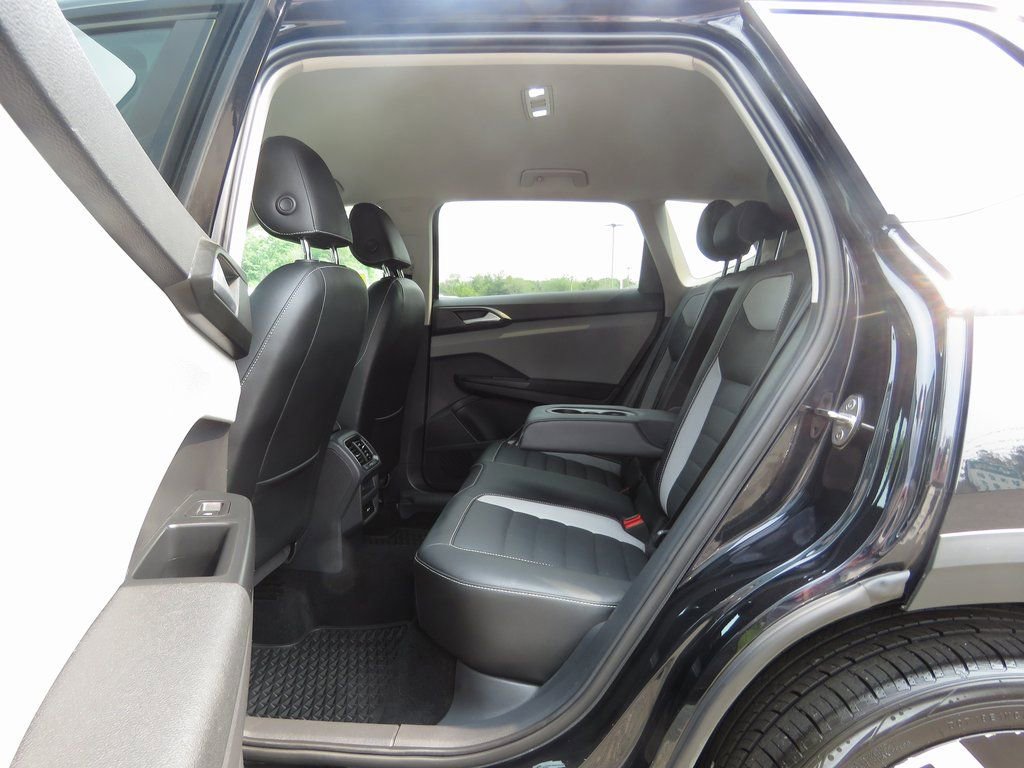 Used 2022 Volkswagen Taos SEL image 20