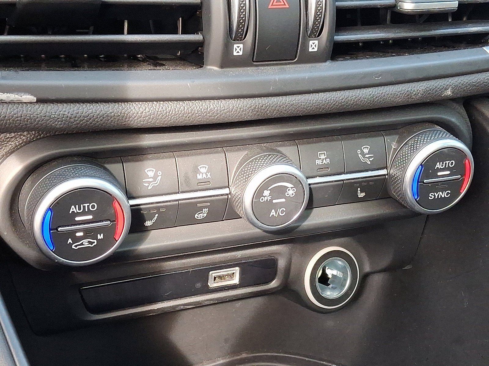 Used 2022 Alfa Romeo Giulia Ti image 16