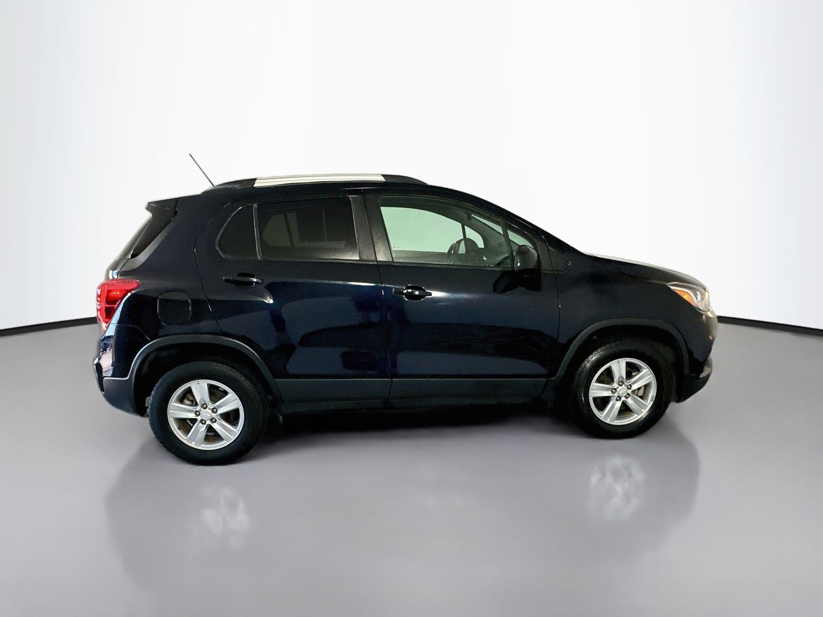 Used 2022 Chevrolet Trax LT w/ Driver Confidence Package AWD/4WD image 8