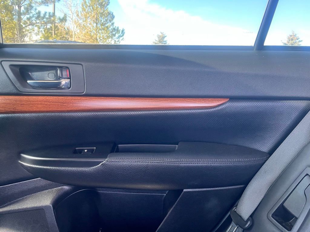 Used 2013 Subaru Outback 2.5i Limited w/ Moonroof Pkg image 14
