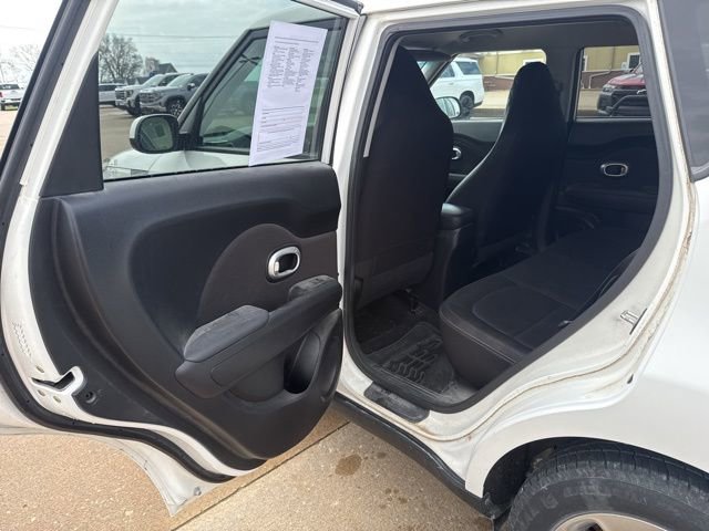 Used 2016 Kia Soul image 17