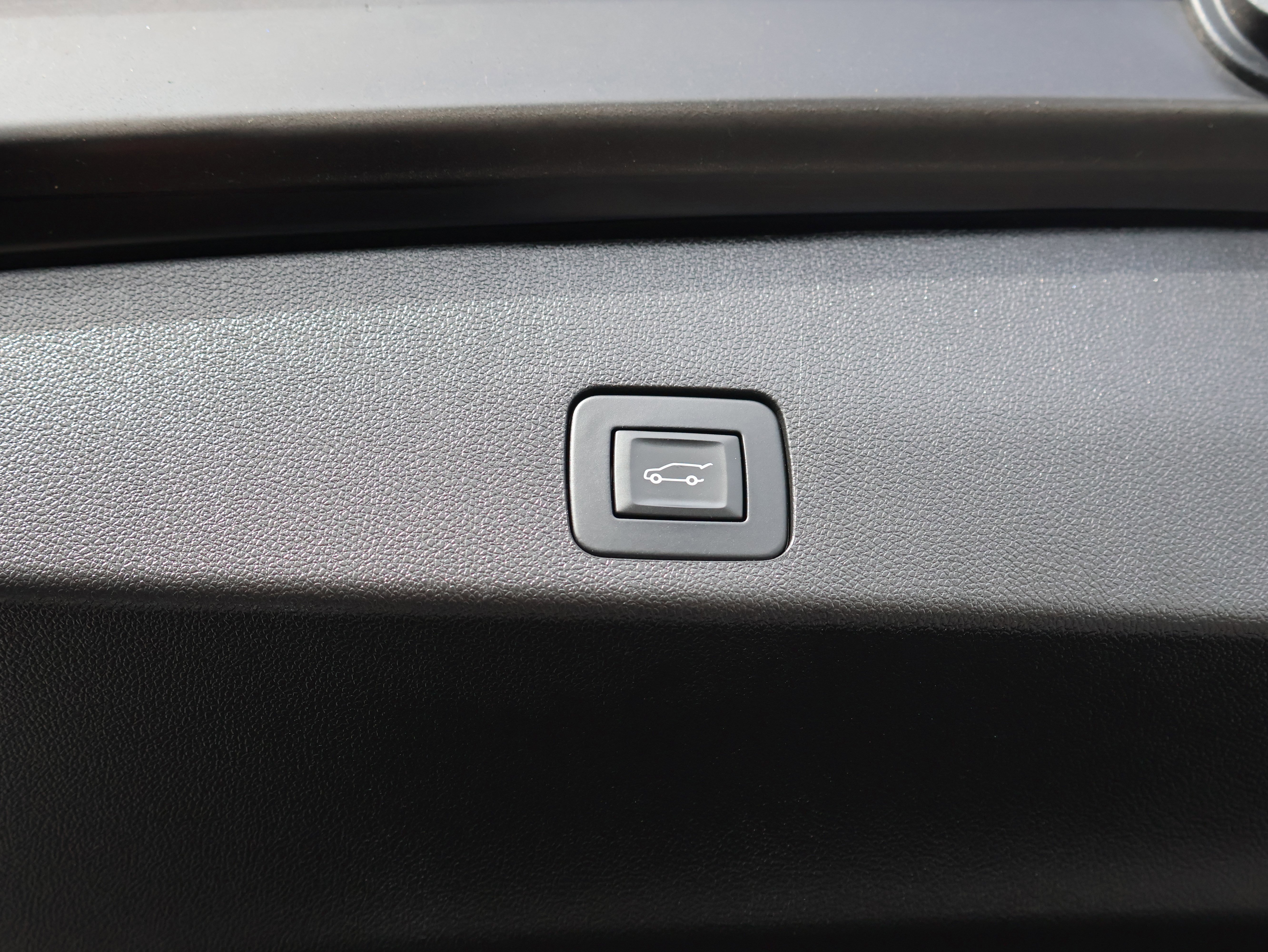 Used 2022 Buick Encore GX Essence w/ Advanced Technology Package image 19