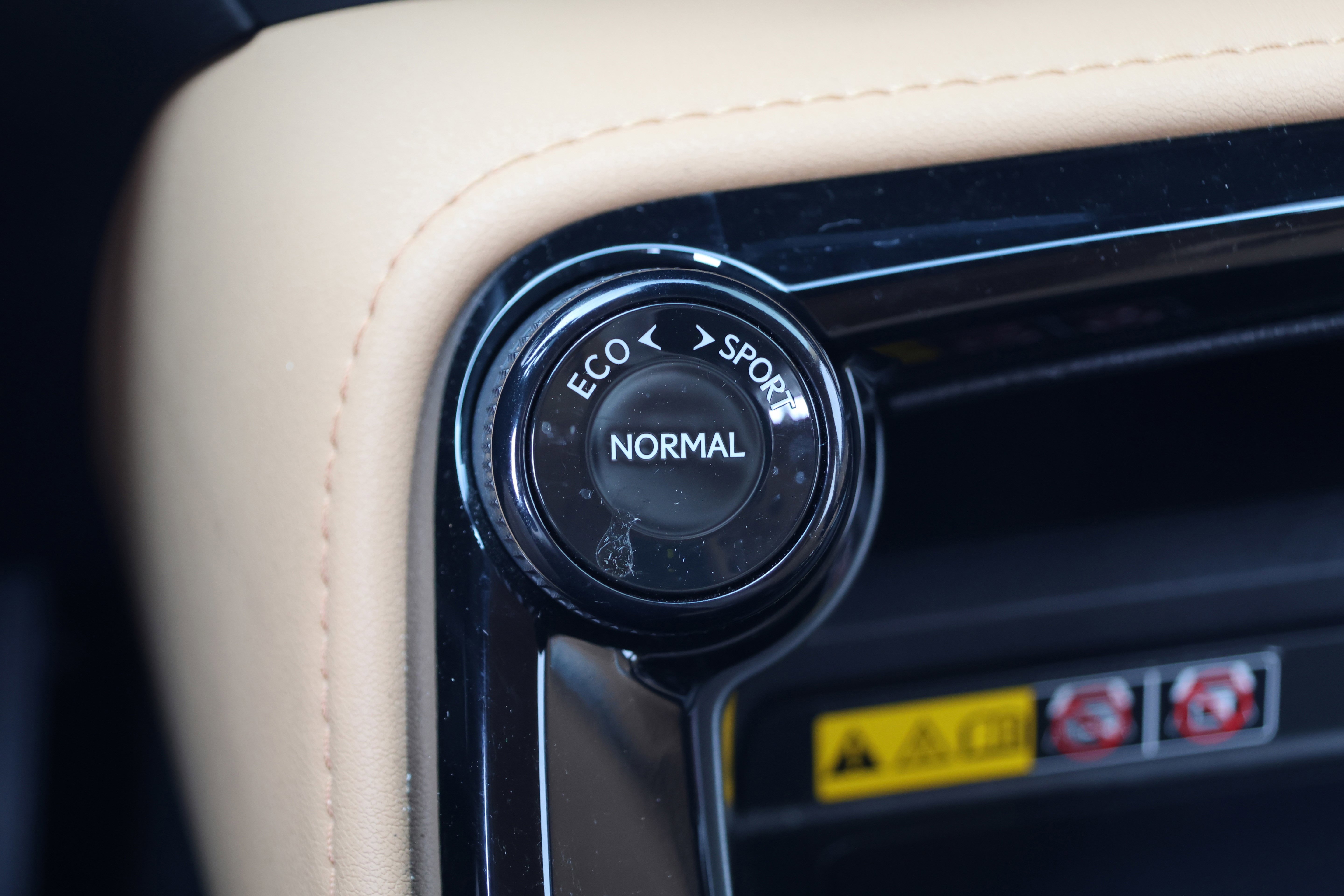 Certified 2025 Lexus NX 250 250 Premium w/ Towing Package (2000 Lbs) image 28