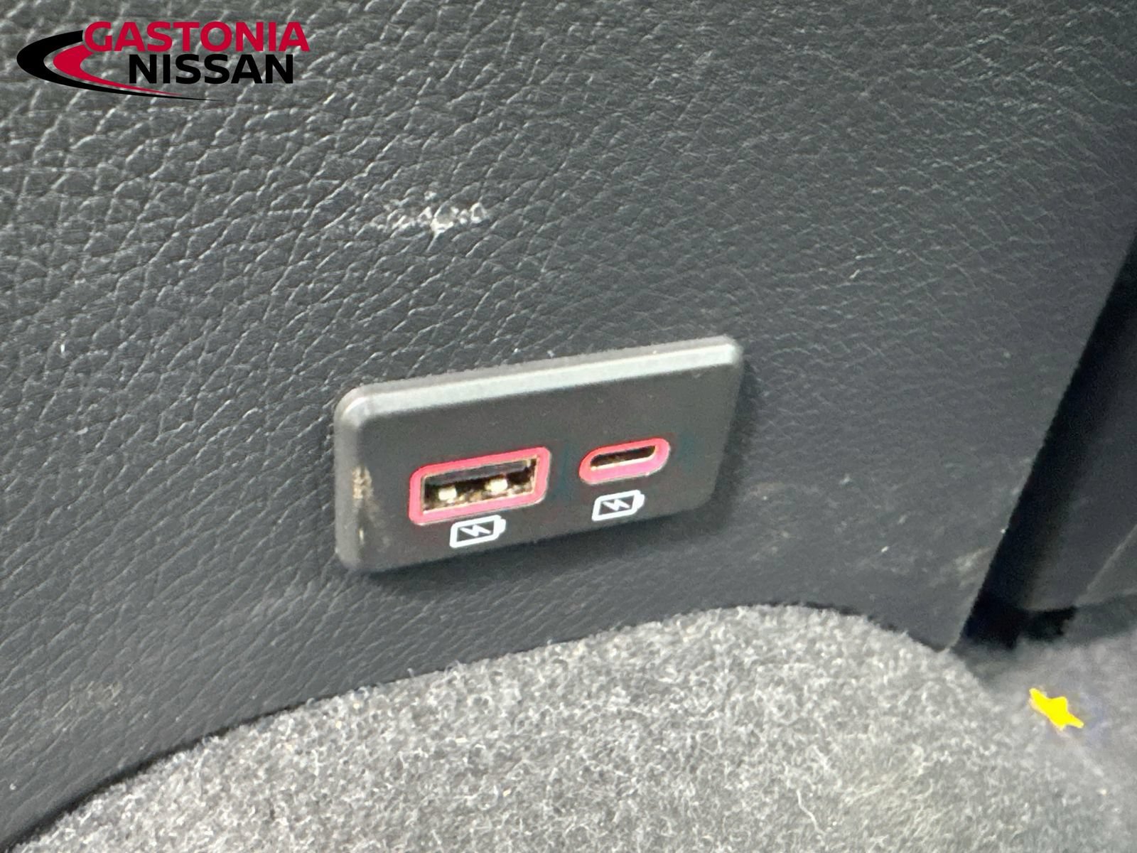 Used 2019 Nissan Rogue SV w/ Premium Package FWD image 34