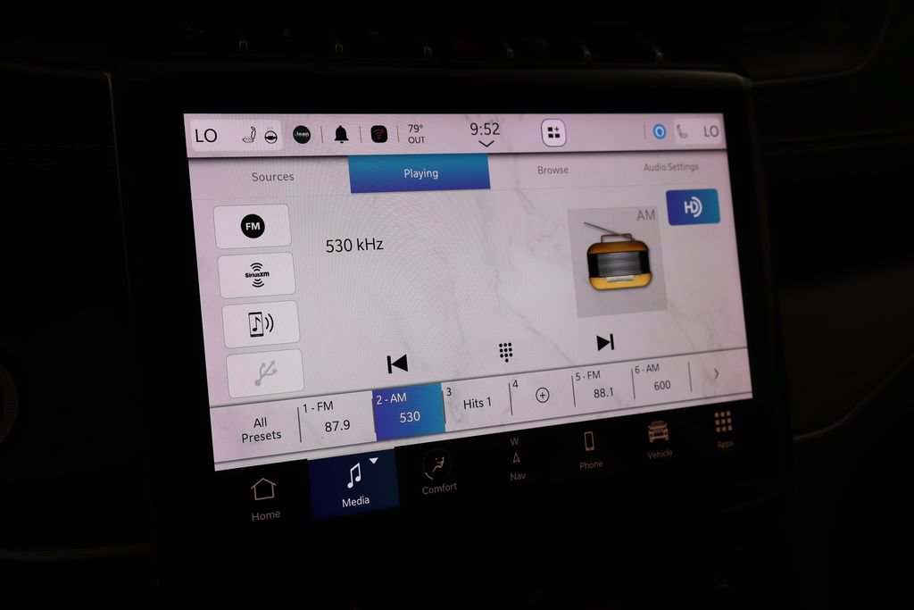 Used 2023 Jeep Grand Cherokee L Limited AWD/4WD image 33