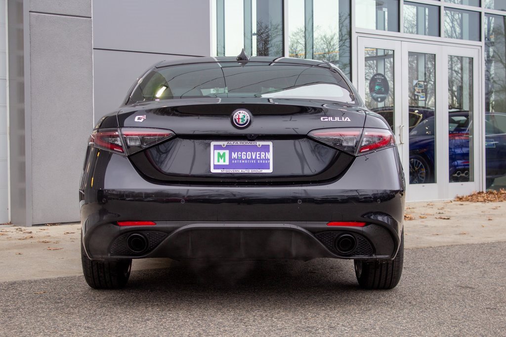 New 2025 Alfa Romeo Giulia AWD image 9