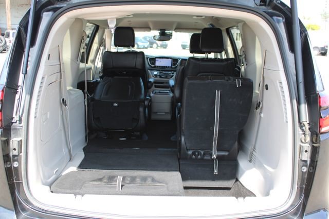 Used 2024 Chrysler Pacifica Limited FWD image 43