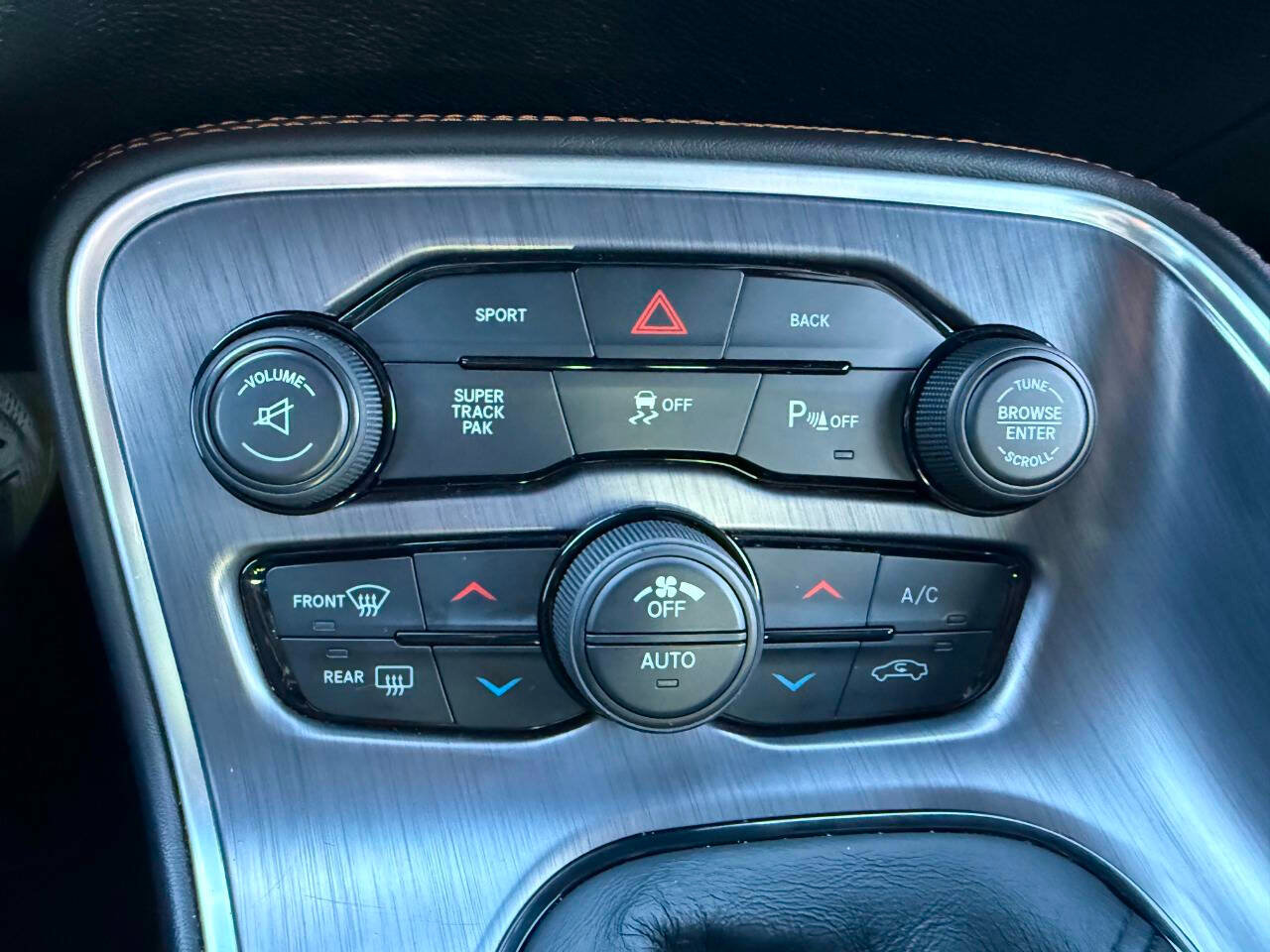 Used 2015 Dodge Challenger R/T Plus image 24