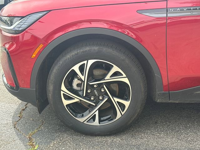 Used 2024 Lincoln Nautilus Premier w/ Equipment Group 102A image 14