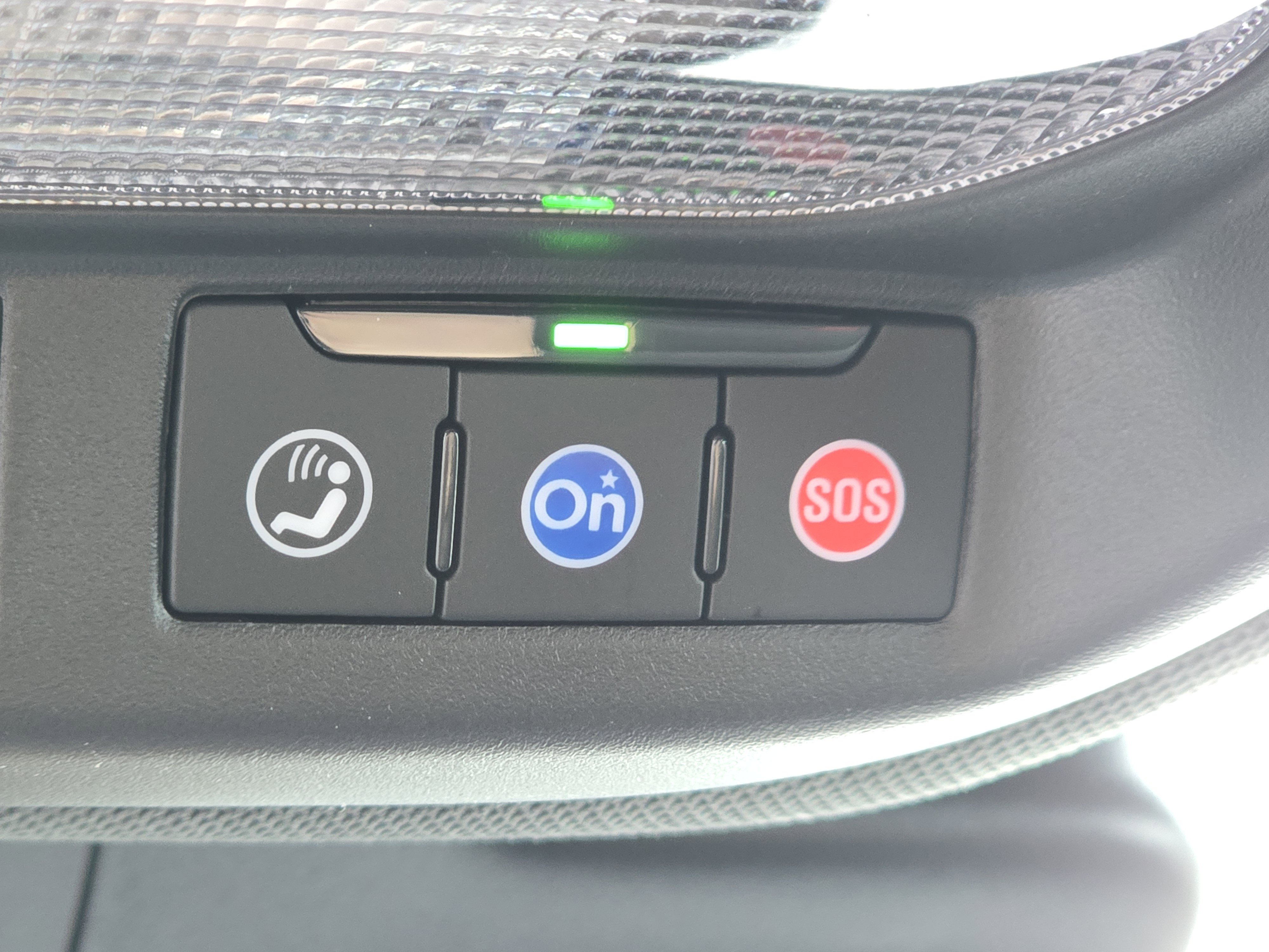 Used 2025 Chevrolet Trax RS w/ Sunroof Package image 14