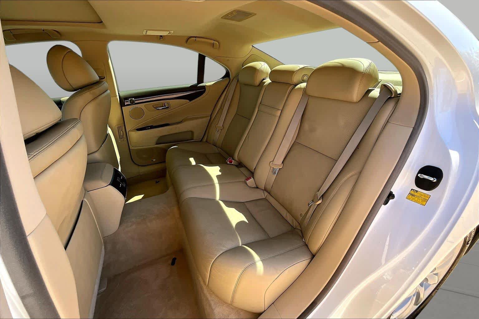 Used 2008 Lexus LS 460 RWD image 19