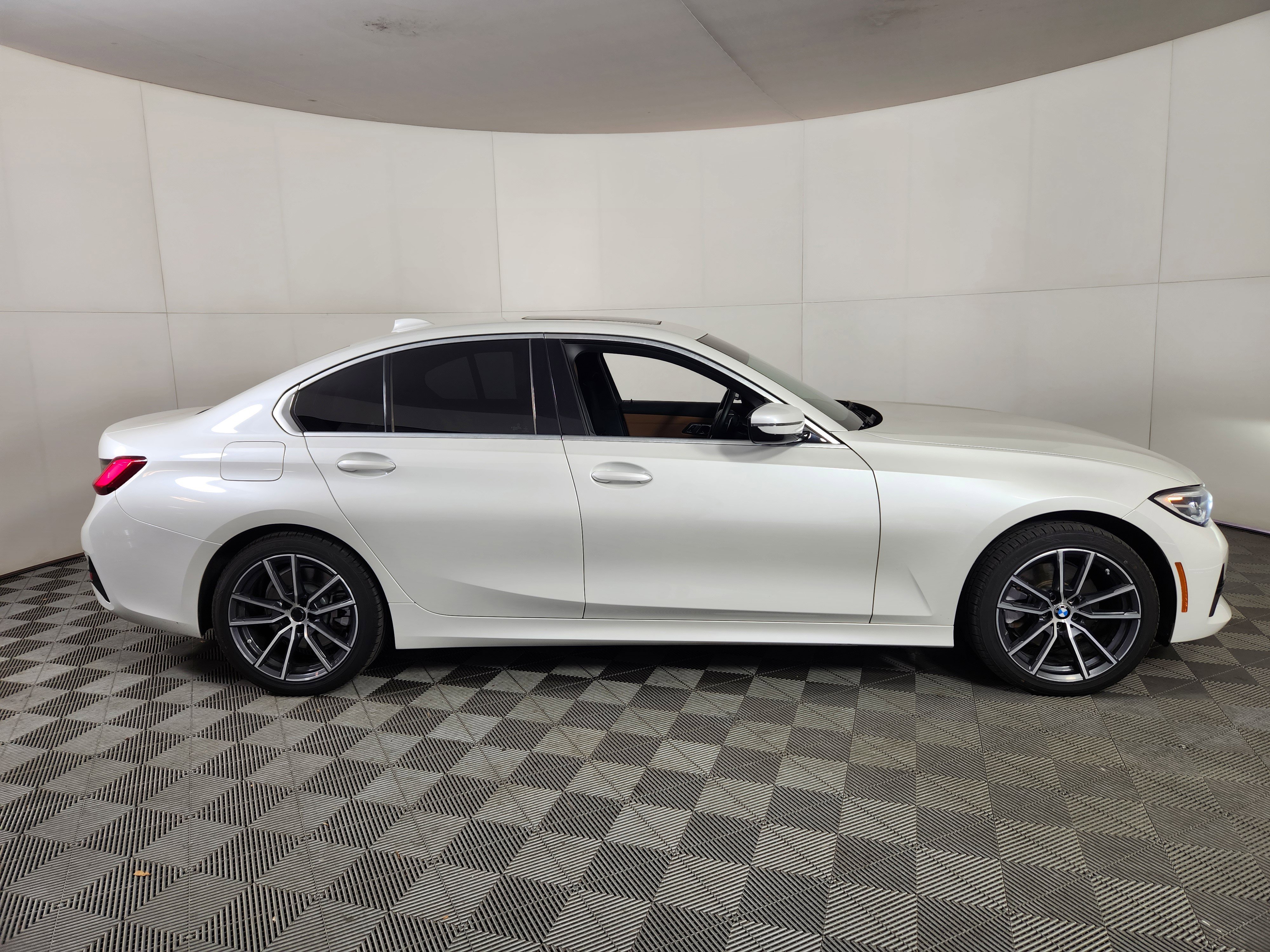 Used 2020 BMW 330i xDrive 330i xDrive w/ Convenience Package image 8