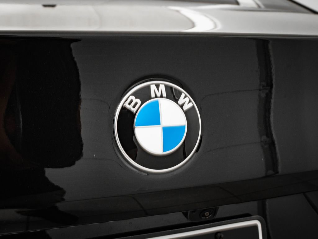 Certified 2025 BMW 530i xDrive AWD/4WD image 17