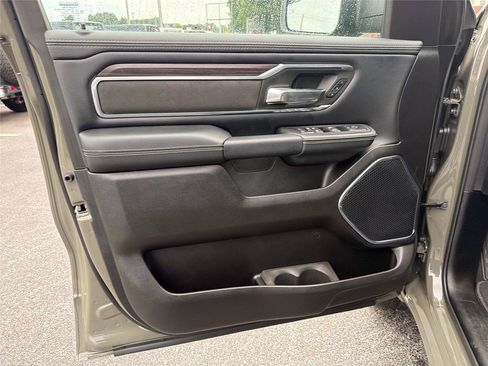 Used 2026 RAM 1500 Laramie AWD/4WD image 8