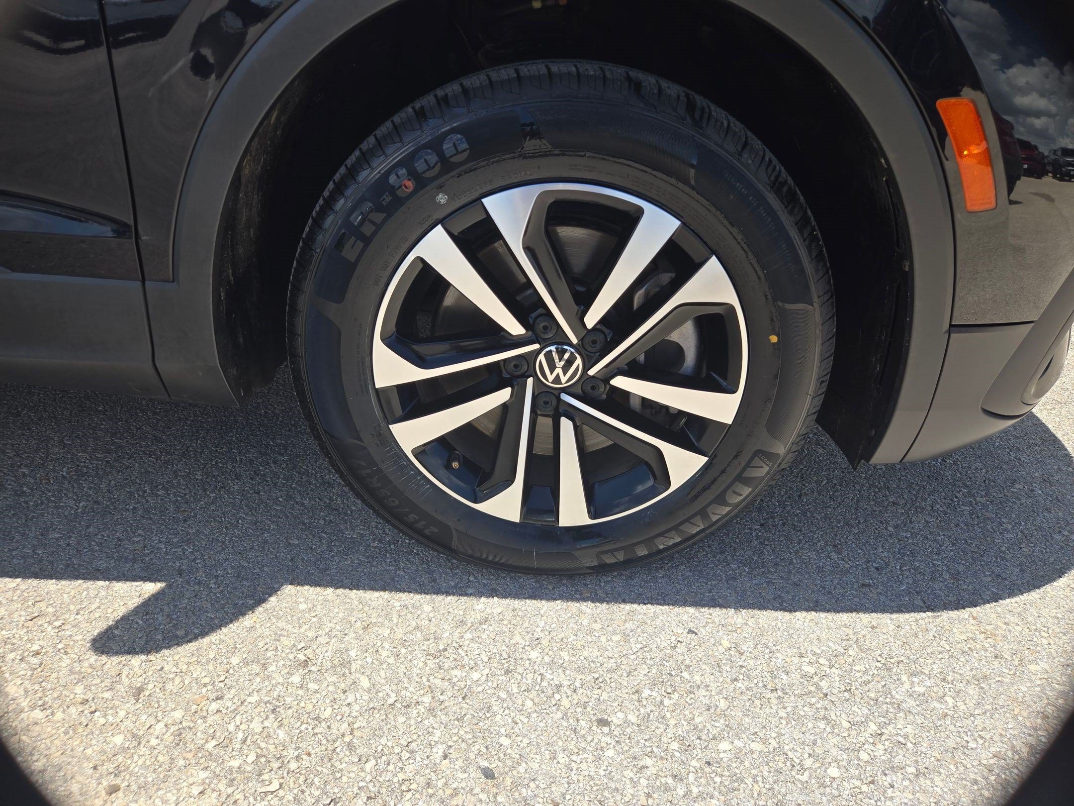Used 2022 Volkswagen Tiguan S FWD image 27