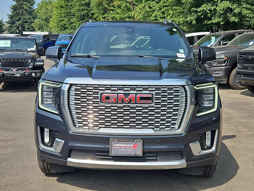 Used 2021 GMC Yukon XL Denali w/ Advanced Technology Package AWD/4WD image 2