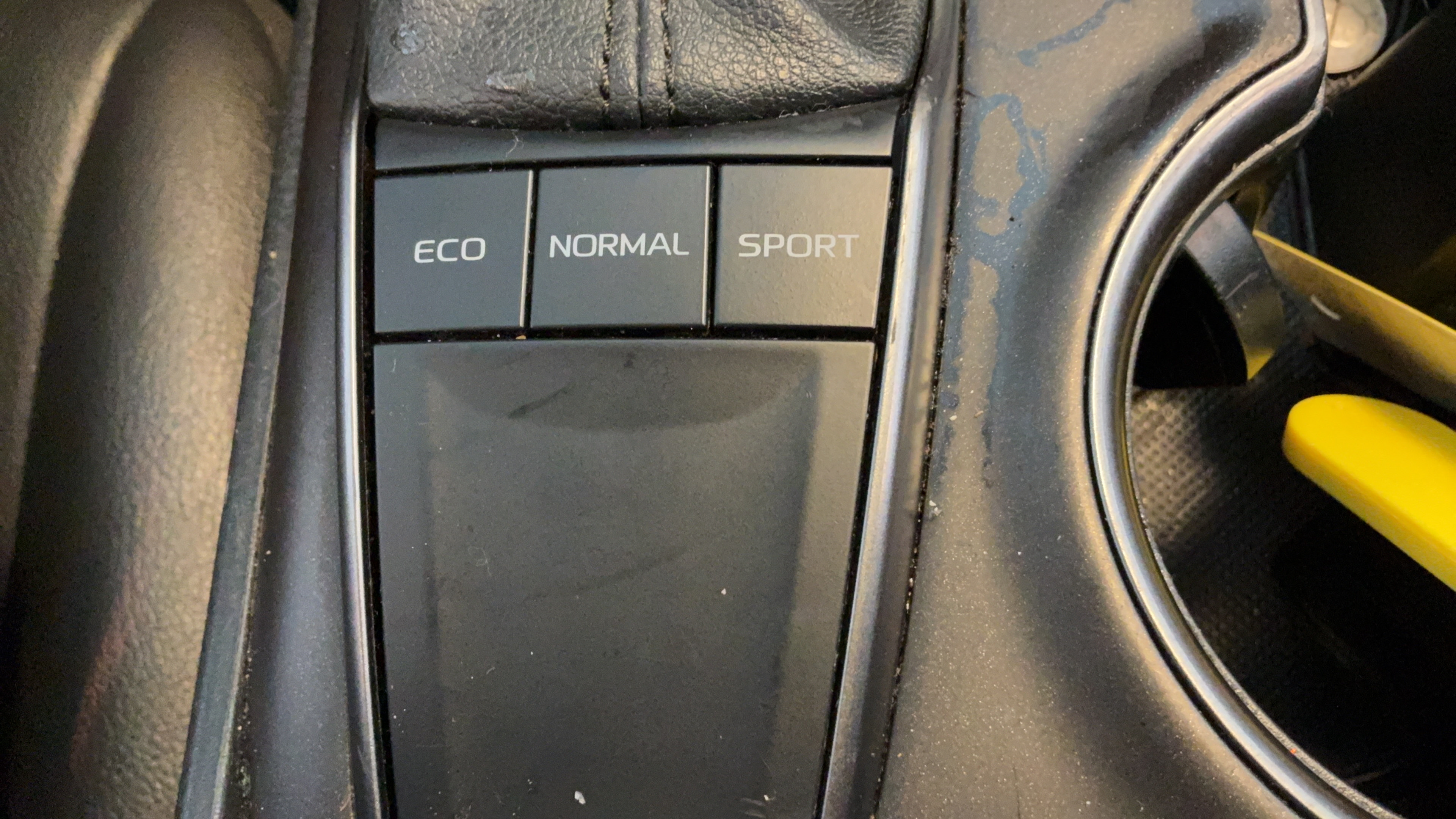 Used 2022 Toyota Camry SE w/ Audio Upgrade Package FWD image 13