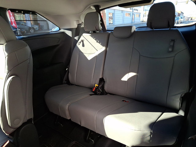 Certified 2026 Toyota Sienna XLE image 11