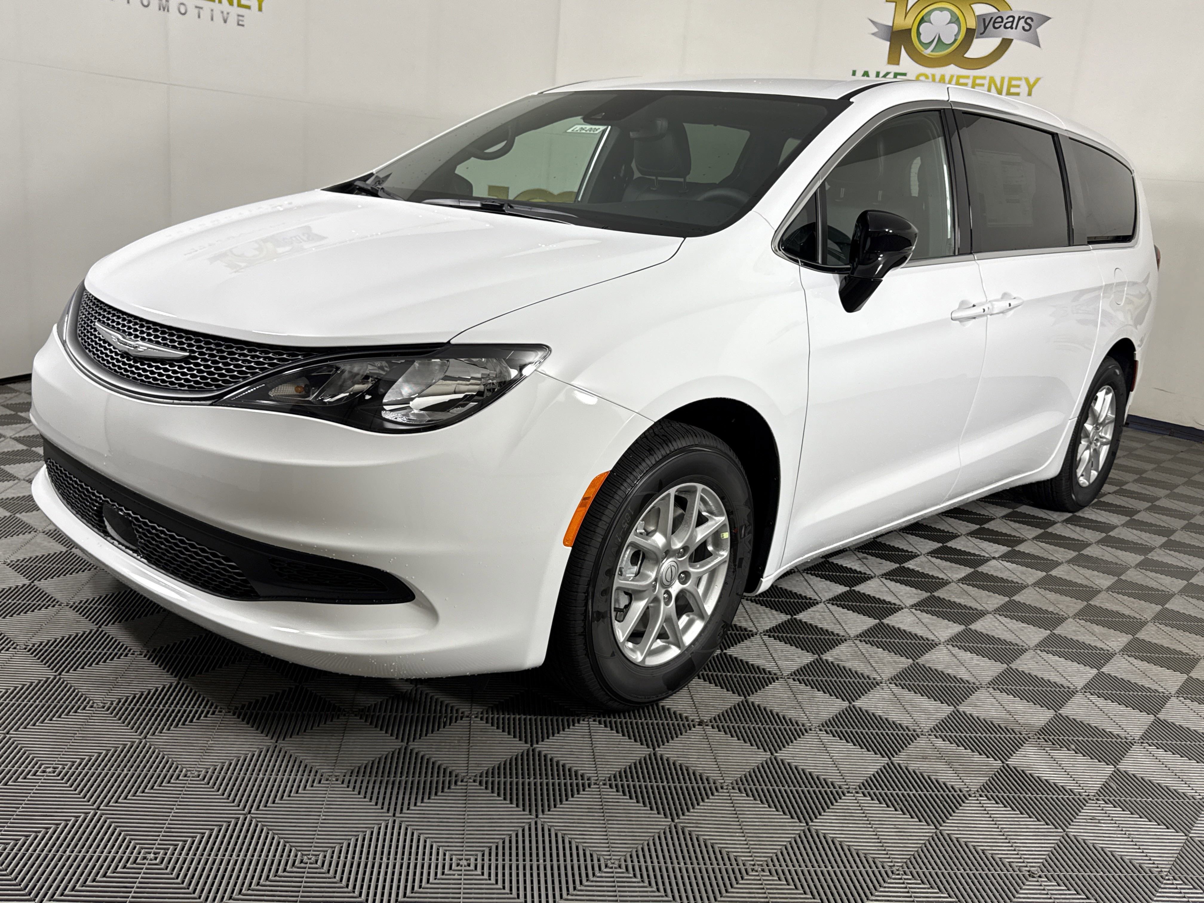 New 2026 Chrysler Voyager LX image 3