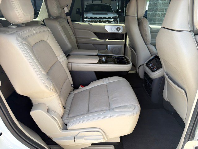 Used 2021 Lincoln Navigator Reserve AWD/4WD image 28