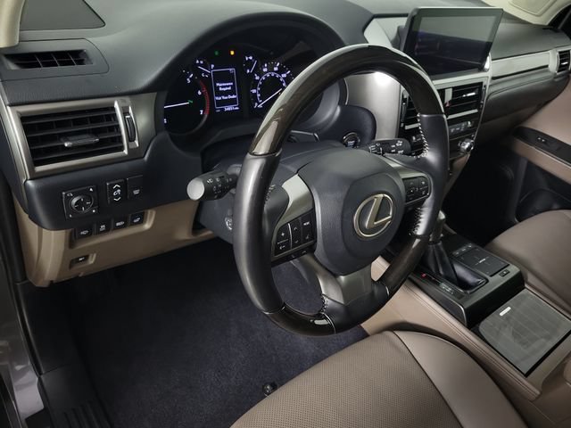 Used 2023 Lexus GX 460 Premium w/ Accessory Package AWD/4WD image 21