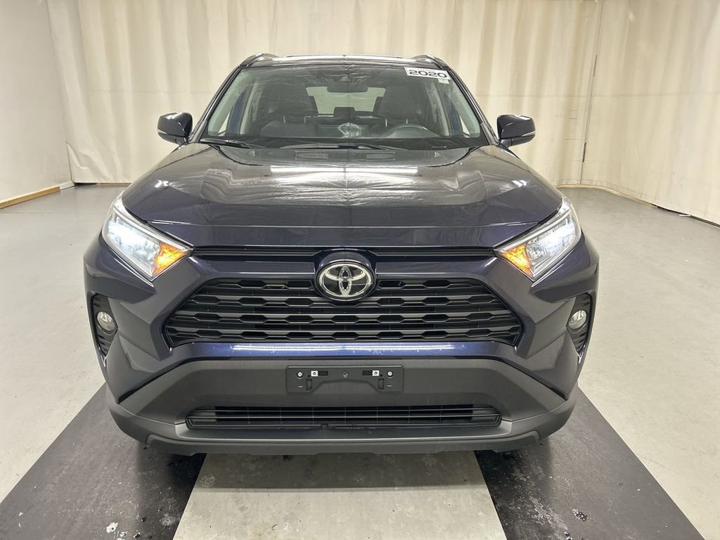 Used 2020 Toyota RAV4 XLE w/ Convenience Package AWD/4WD image 3