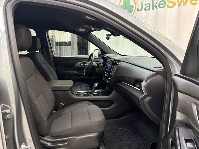 Used 2024 Chevrolet Traverse LT image 32