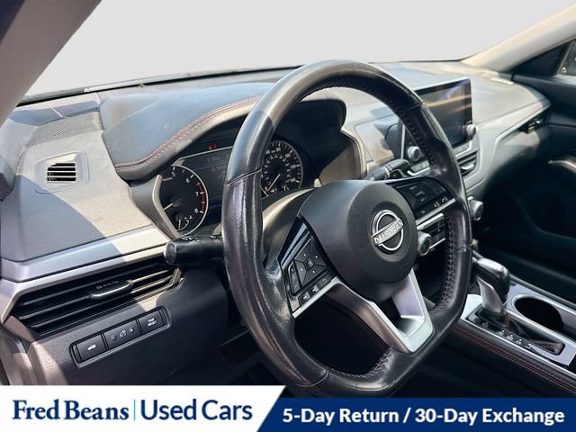 Used 2023 Nissan Altima 2.5 SR FWD image 12