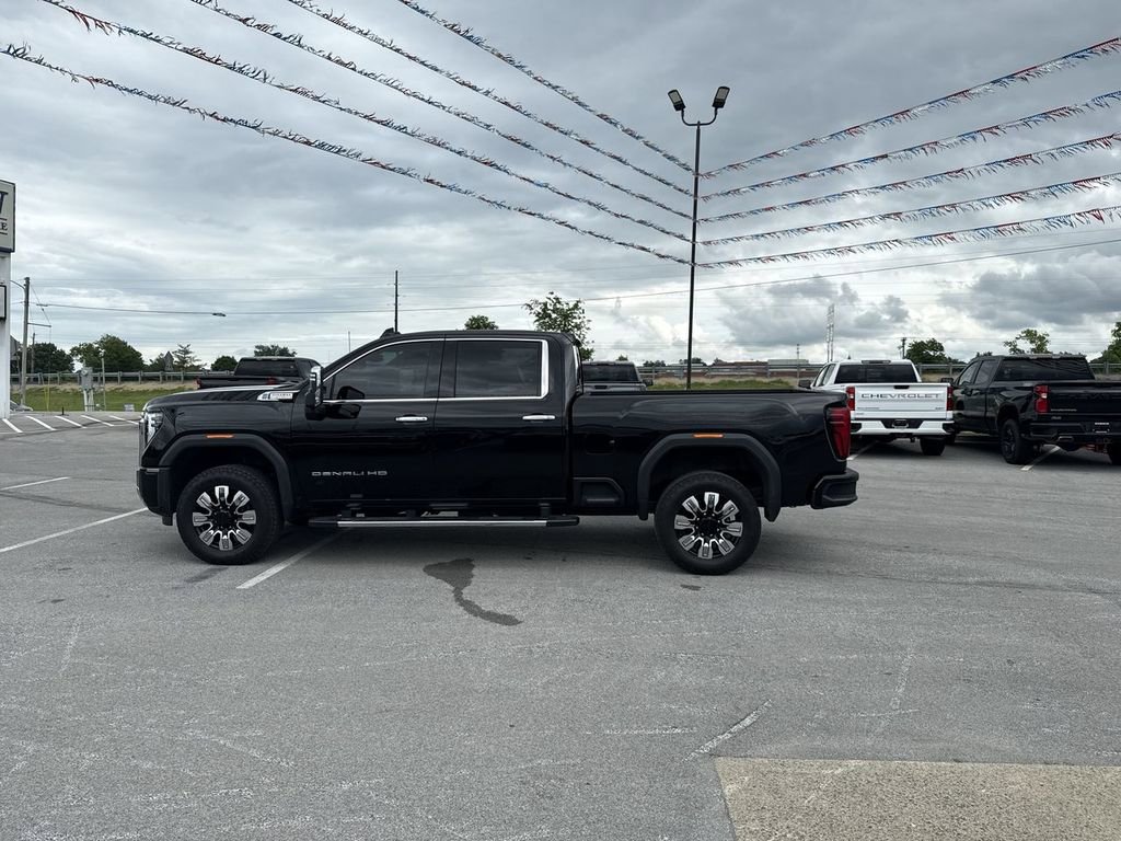 Used 2025 GMC Sierra 2500 Denali AWD/4WD image 11