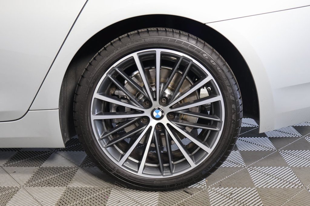 Used 2021 BMW 540i w/ Premium Package RWD image 16