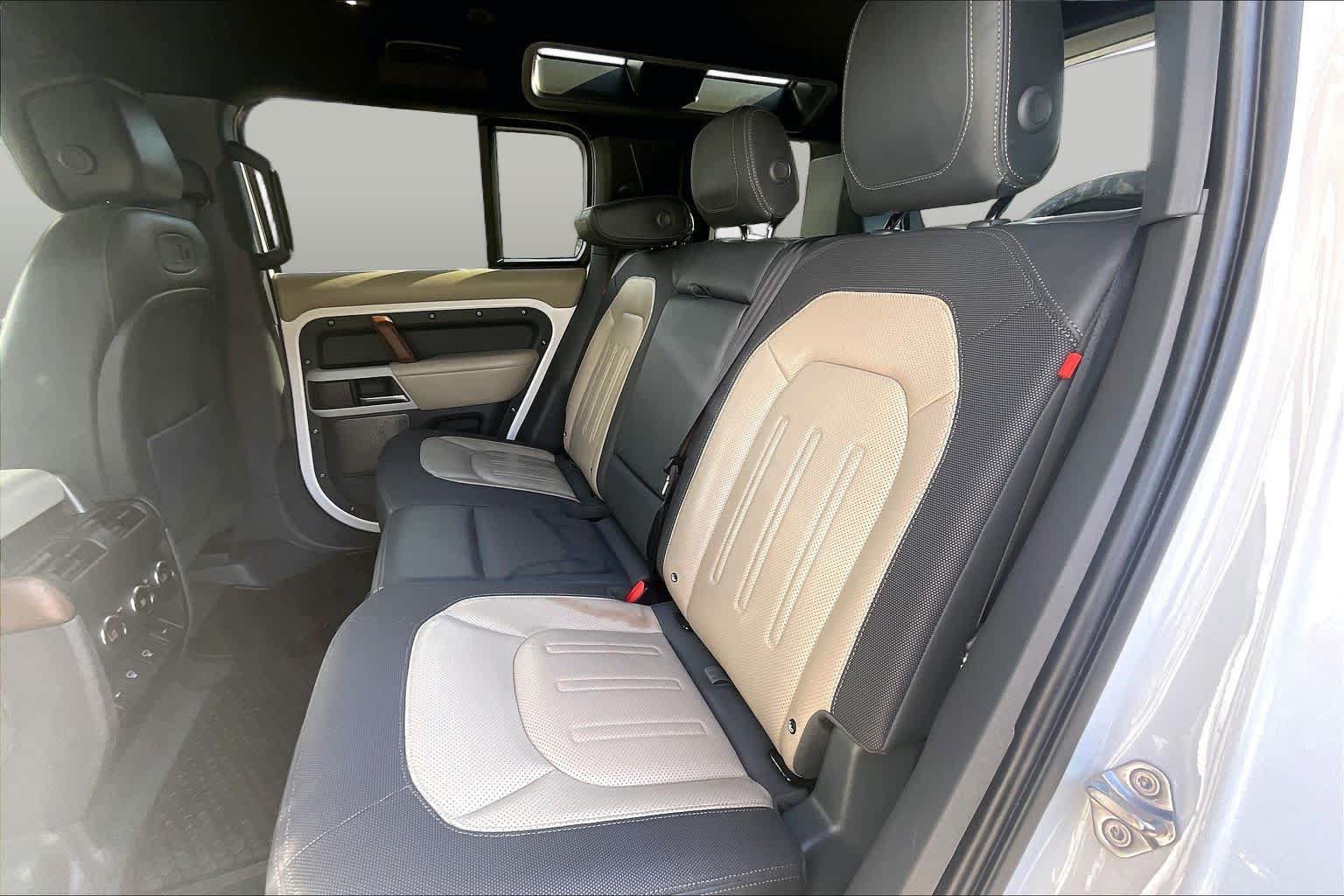 Used 2022 Land Rover Defender 110 X-Dynamic HSE AWD/4WD image 20