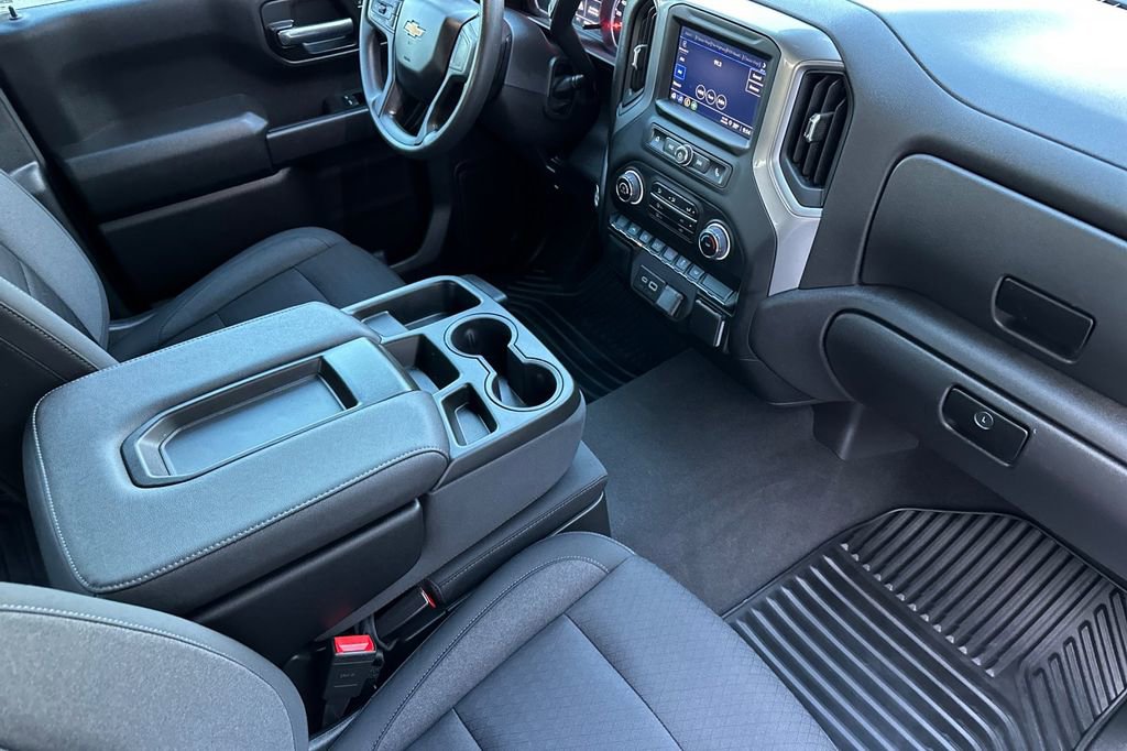Used 2024 Chevrolet Silverado 1500 Custom w/ Turbomax Blackout Package image 15