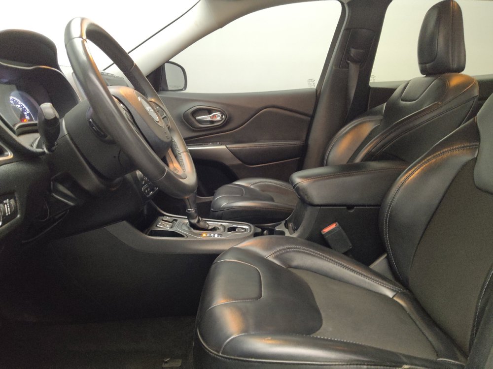 Used 2020 Jeep Cherokee Latitude Plus FWD image 17