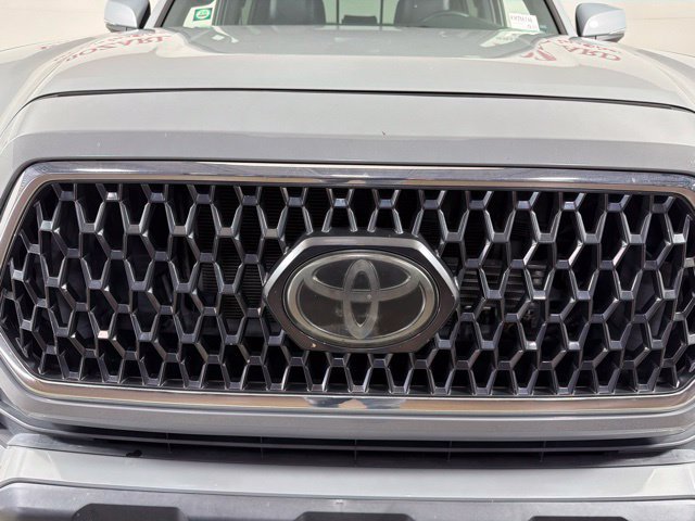 Used 2019 Toyota Tacoma TRD Off-Road AWD/4WD image 5