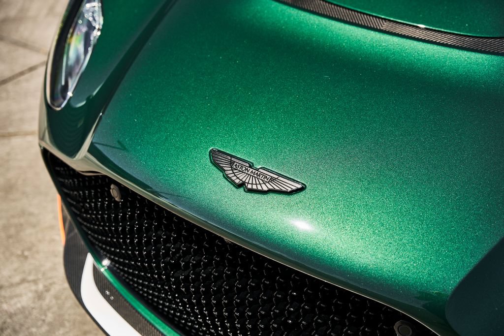 Used 2023 Aston Martin DBS Coupe RWD image 7